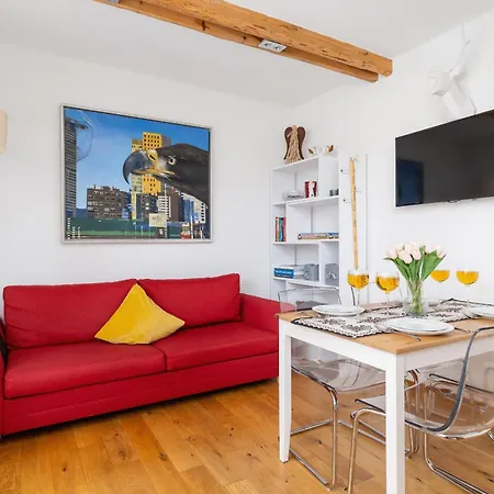 Comfortable Chramcowki In The Centre Of By Renters *